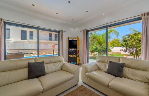 Villa Ruana - 5 bedrooms on Suite- Free out door Hot Jacuzzi - By Bedzy - Foto 6