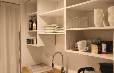 statt HOTEL - Frisch, Frech und Farbenfroh - Helle Souterrainwohnung - Photo 17