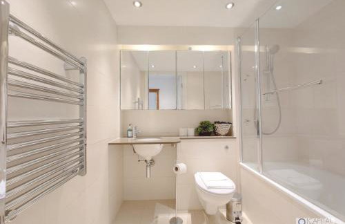 Deluxe One Bed Apartment by London ExCeL & O2 - Photo 11