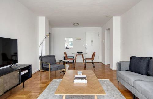 UES 1br w elevator doorman nr Central Park NYC-1186 - Foto 3