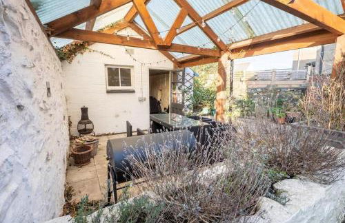 Cosy Welsh Cottage in St Davids Centre with Garden - Photo 27