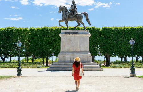 Le Peyrou - Elegant One-Bedroom Apartment for up to 4 Guests - Free Parking - Air Conditioning - Prime City Center Location - Foto 2