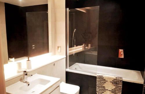 Luxury apartment close to Theatre, Barbican & Hoe 2 kings or 4 single beds secure covered parking - Foto 31