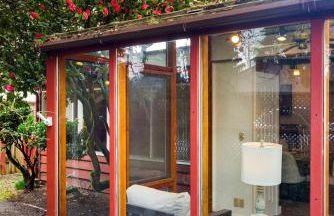 Spacious Mid Century Modern Sunroom Rambler - Foto 27