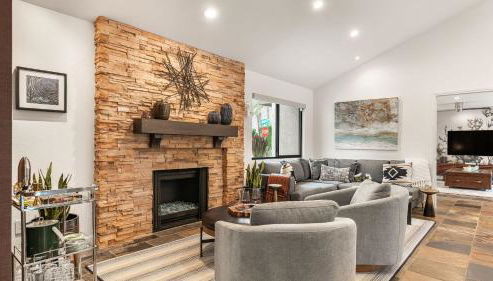 Design-forward Palm Springs home w saltwater pool lush yard multiple outdoor dining areas Casa Papagayo by AvantStay - Foto 3, Other