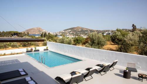 Serenity Bay - Photo 2, sunbed, Garden view