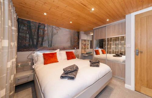 Mistletoe One Luxury Lodge with Hot Tub Windermere - Photo 25