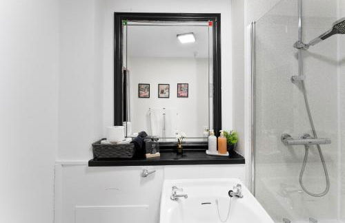 Centrally Located Apt with Parking - Foto 17