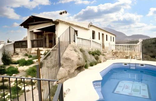Elegant Villa in Vélez-Rubio with Private Pool - Photo 2