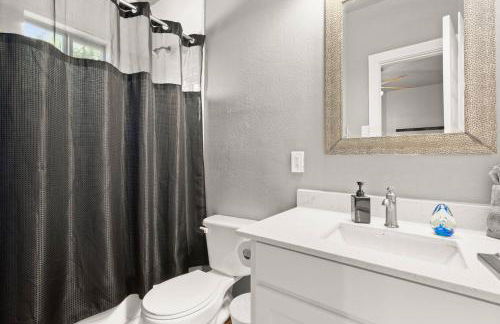 Spacious 1BR in Walkable Austin • WiFi + Park - Foto 3