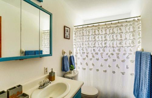 Scenic Riverfront Escape with Sauna in Junction City - Foto 18