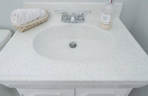 Enchanting Garden with Luxe Jacuzzi Spacious Yard - Foto 22