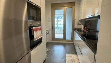 A estrenar amplio con piscina y parking - Foto 2