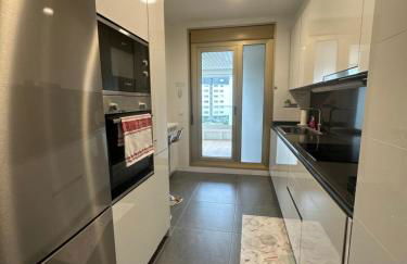 A estrenar amplio con piscina y parking - Foto 2