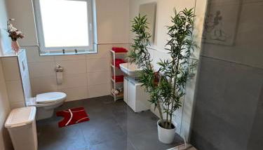 Moderne Ferienwohnung Green Forest mit Balkon und Stellplatz - Foto 3