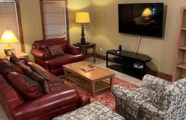 Oxford Chalet Getaway with Lake/Beach Access - Foto 38