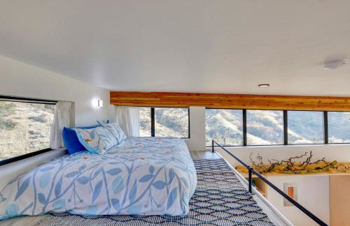 Luxe, Modern Studio with Sweeping City Views! - Foto 15