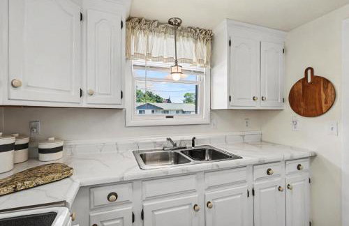 Cozy Downtown Cottage Near Beach and Pier - Foto 11