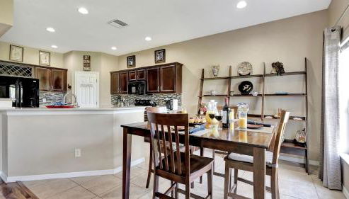 Valrico's Hidden Gem A Stunning 3-Bedroom Oasis Awaits! - Photo 3