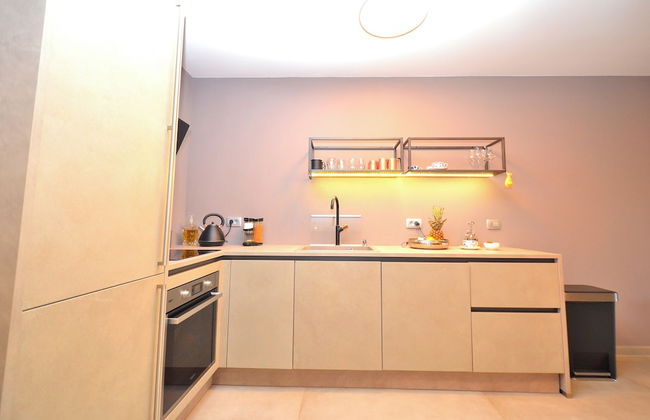 Charming Apartment With Private Pool and Garden - Foto 28