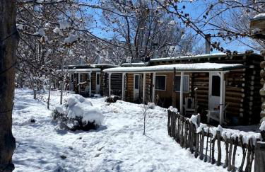 Studio-Style Log Cabin near Carson National Forest, New Mexico - Foto 56