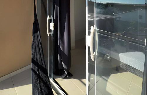 Casa Amarela Itaúna 4min da Praia que ocorre o WSL, 1min da pista de skate do LS, pracinha com parque infantil, quadra de futebol, tudo isso a 1 min da duplex, perto do comércio, wi-fi super rápido, estacionamento gratuito, monitoramento 24hrs - Foto 12