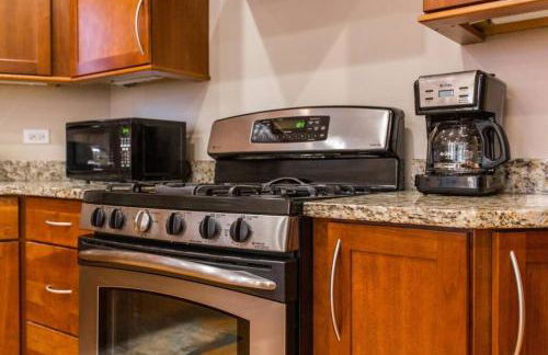 The Wrigleyville Deluxe -Steps from Wrigley Sleeps 10 - Foto 6