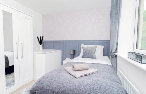 Stylish 4 Bedroom Home Perfect for Families - Foto 16