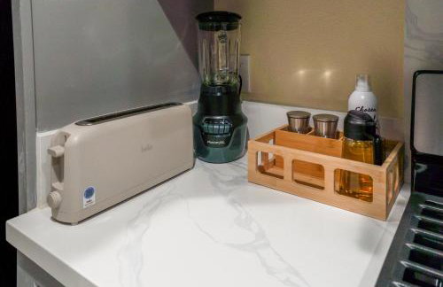 Spacious Disneyland Getaway I Game Room, King Suites & EV Access I Sleeps 14 - Foto 30