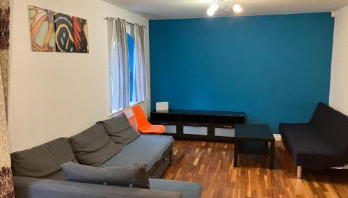 Spacious Home in Walsall with Parking & Garden - Foto 2