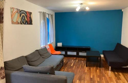 Spacious Home in Walsall with Parking & Garden - Foto 2