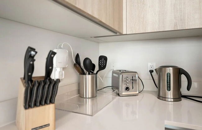 Modern Condo in Design District - Photo 28