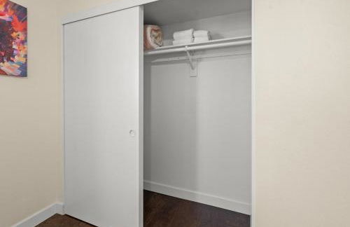 Cozy&Stylish DT Alhambra Living walk to Starbucks - Foto 26