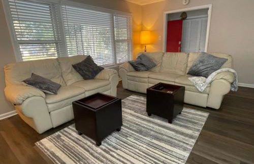 Serene Landing Place near Downtown Cary - Foto 12