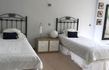 Villa with Heated Pool and Jacuzzi close to Puerto Banus and Beach - Photo 17