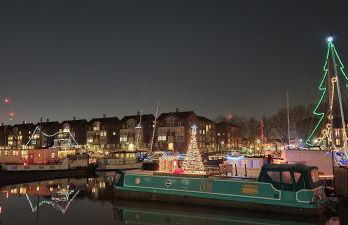 Riverside 1BR with Easy Transport 20min to City Centre - Photo 29