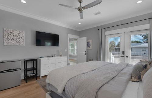 Golf Cart, 3 King Beds, Covered Rooftop Area, Half Mile to Beach! - Foto 22