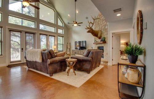 Lakefront Home with WiFi, Entertainment, Dock & Lake Views - Dogs OK - Photo 8