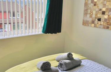 Lovely 4-bed home sleeps 8 Nr Bolton Stadium & M61 - Photo 31