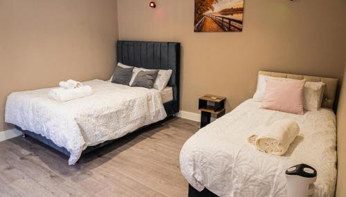 Stylish Flat in Wolverhampton - Short and long Stay with Free Parking - Foto 4