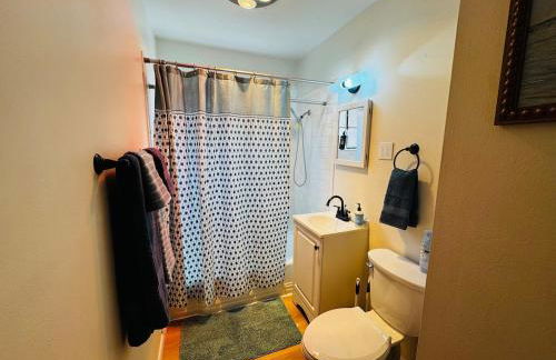 Free Chick-Fil-A & Starbucks! 502 Hideaway! - Foto 6