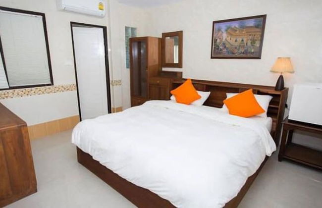 Tharnrarin Villa Suphan Buri - Photo 12