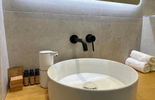 On the Edge - Suites & Apartments - Photo 40