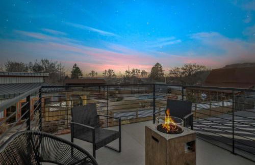 Timber & Tin G 2Bed 2Bath w Pool & Rooftop Deck - Foto 2