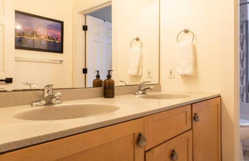 The Lady Emma Lafayette Park with Bowling ABODEbucks - Foto 36