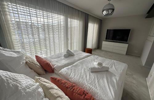 DOM LIVING - LuxusHaus - Photo 31