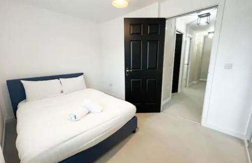Superb 3 Bed Home Away from Home in Glasgow, just off M8 with free parking - Foto 6