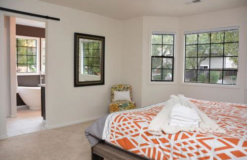 Sonoma Hideaway 3BD 2,5 BATH, Beautiful Patio and Garden - Foto 32