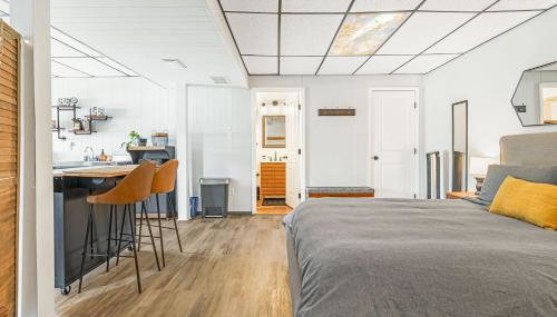 Romantic Garden Studio - 1BR - Indoor Fireplace - Foto 2