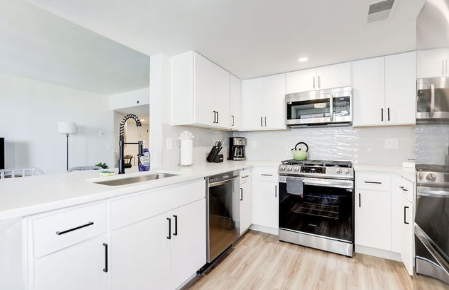 Elegant 2BR Apartment Minutes From DC - Foto 47